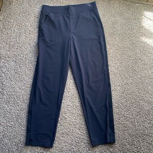 Athleta Brooklyn midrise ankle pant. size 8. Navy Blue.